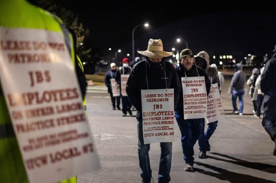 科罗拉多肉类工厂风云骤起,工人集体行动冲击行业格局。 新闻