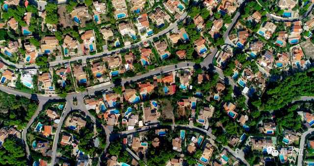 科技演进的十字路口:从AI监管到能源转型的前瞻思考 IT技术