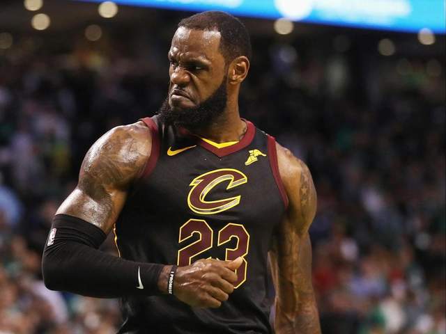 【数据拆解】1229胜封神背后:詹姆斯如何用23年把NBA历史胜场天花板撞穿 体育新闻