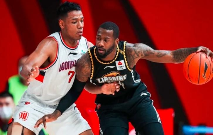  辽宁队16记三分背后的战术密码：团队篮球的技术解构与制胜逻辑 体育新闻