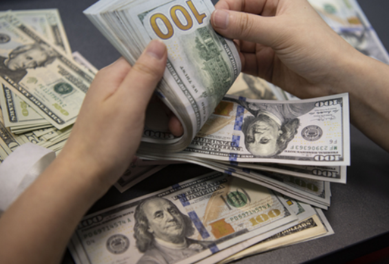  【法律警示】工资系统报错100倍，这笔“横财”究竟能不能拿？ 新闻