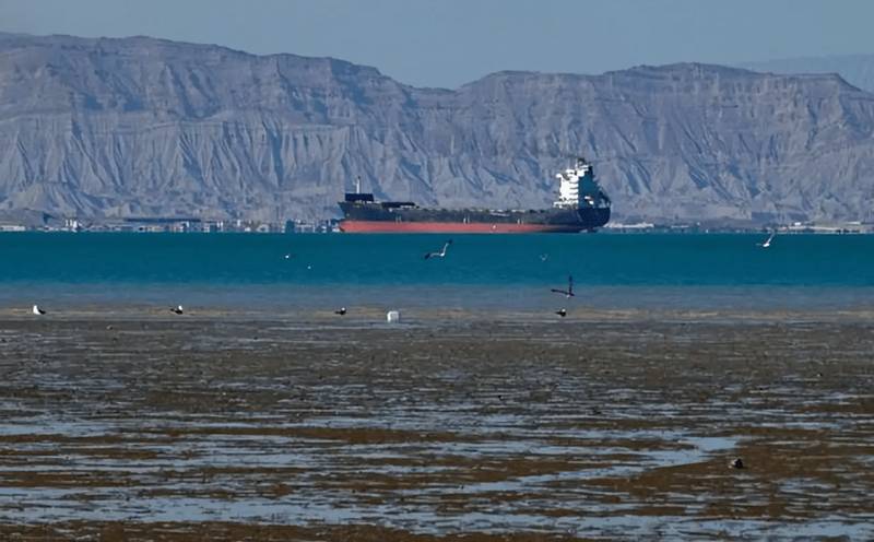  【战略博弈】霍尔木兹困局：一场关于成本、叙事与权力边界的深层博弈 新闻