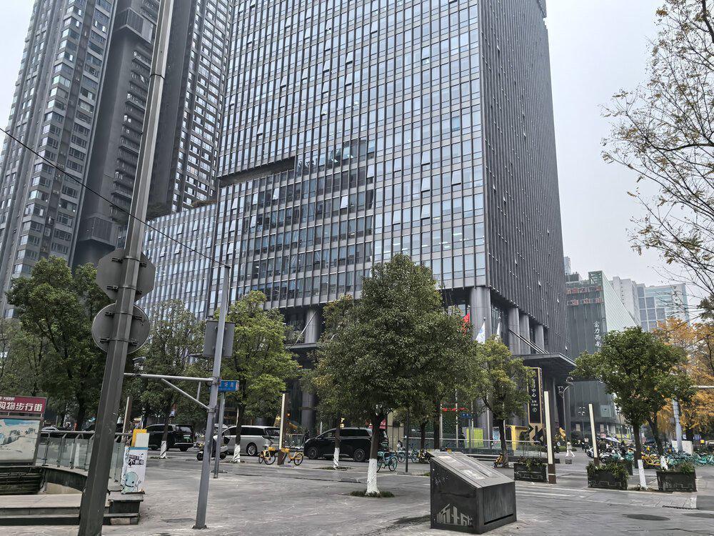  「商业地产法拍」深度解析：成都丽思卡尔顿首拍流拍背后的资产定价逻辑与二拍博弈 房产家居