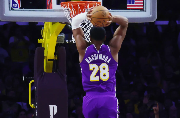  数据不会说谎：八村垒替补角色下的效率悖论与湖人战术困局 体育新闻