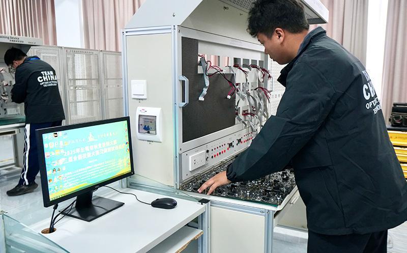  从「纸上谈兵」到「真刀真枪」：一个县区教师的成长蜕变记 教育招生