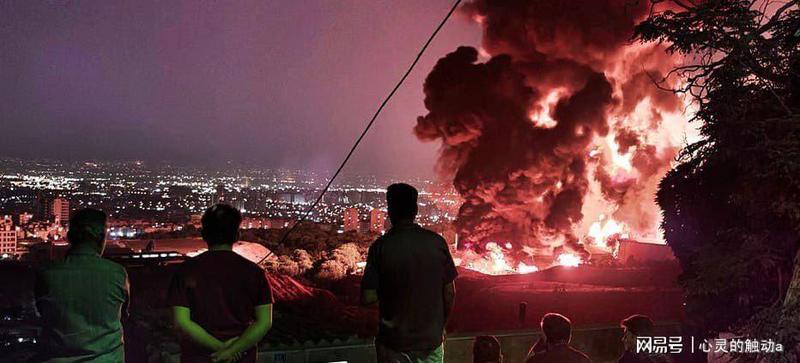  《霍尔木兹困局：地缘裂痕中的能源咽喉与技术博弈》 新闻