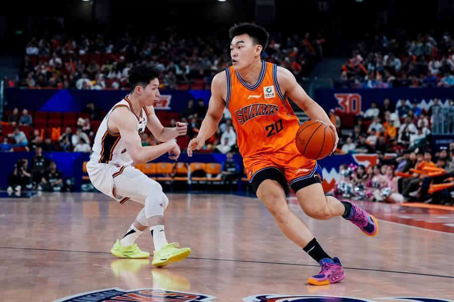  战术显微镜下的大鲨鱼：轮换体系如何重塑CBA竞争力 体育新闻