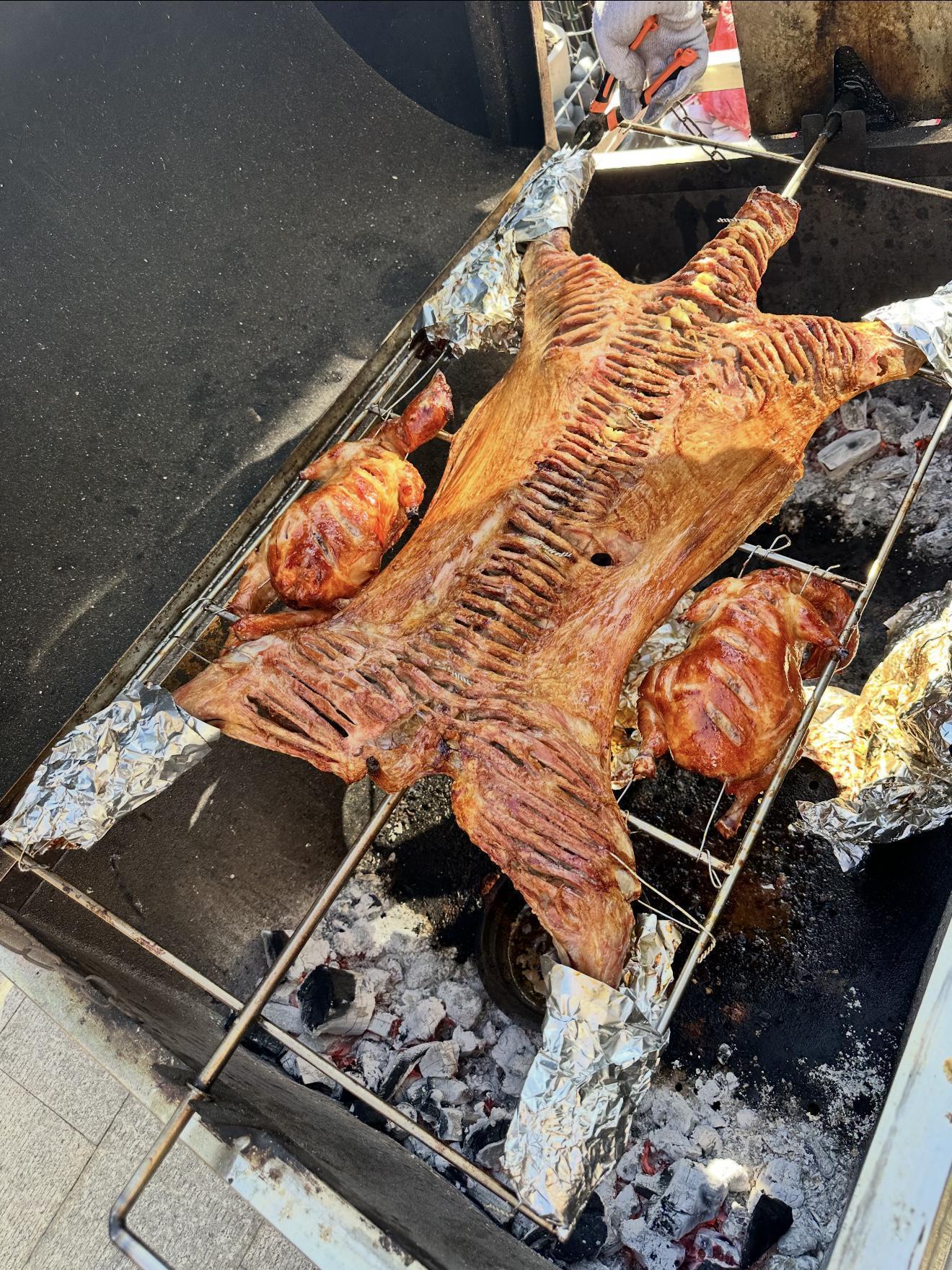 聚会选烤全羊最怕什么？食材不放心、口感不稳定、服务一团糟……这家公司用98%满意度给出了答案