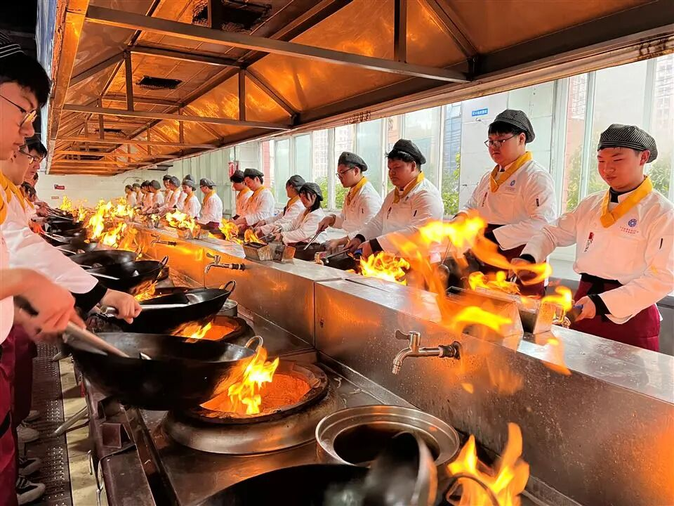  三校合一·标准先行·生态赋能：开州金厨如何重塑烹饪职教新范式 新闻