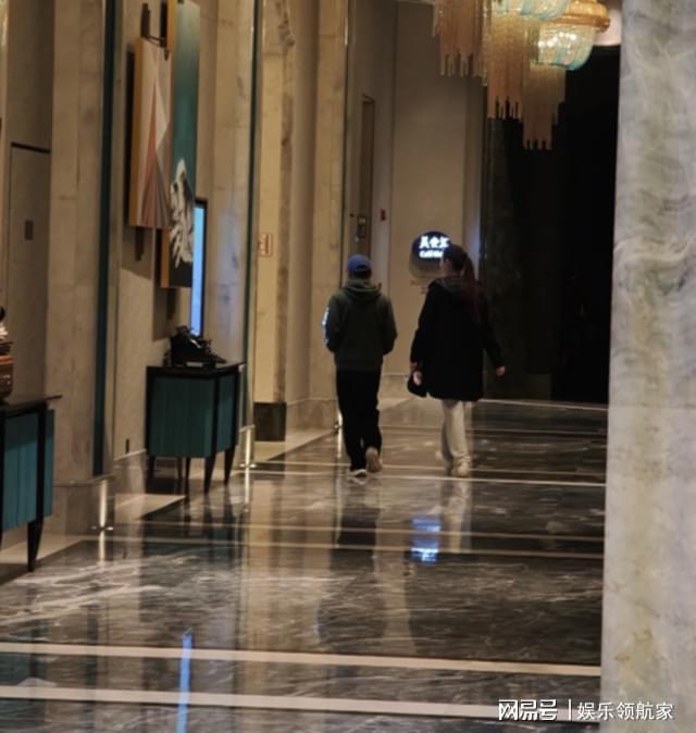  从硬汉到「小娇夫」：王宝强的亲密关系重构启示录 情感心理