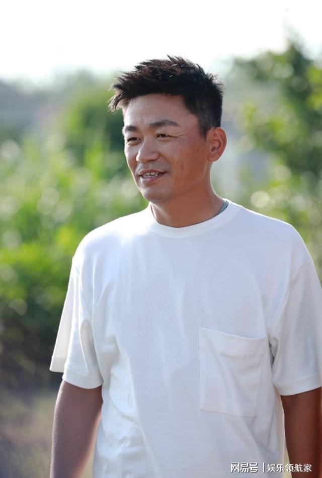  从硬汉到「小娇夫」：王宝强的亲密关系重构启示录 情感心理