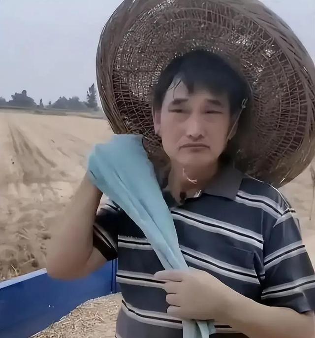  流量围猎下的草根生存实录：一位农民歌手十五年的网络漂流 娱乐新闻